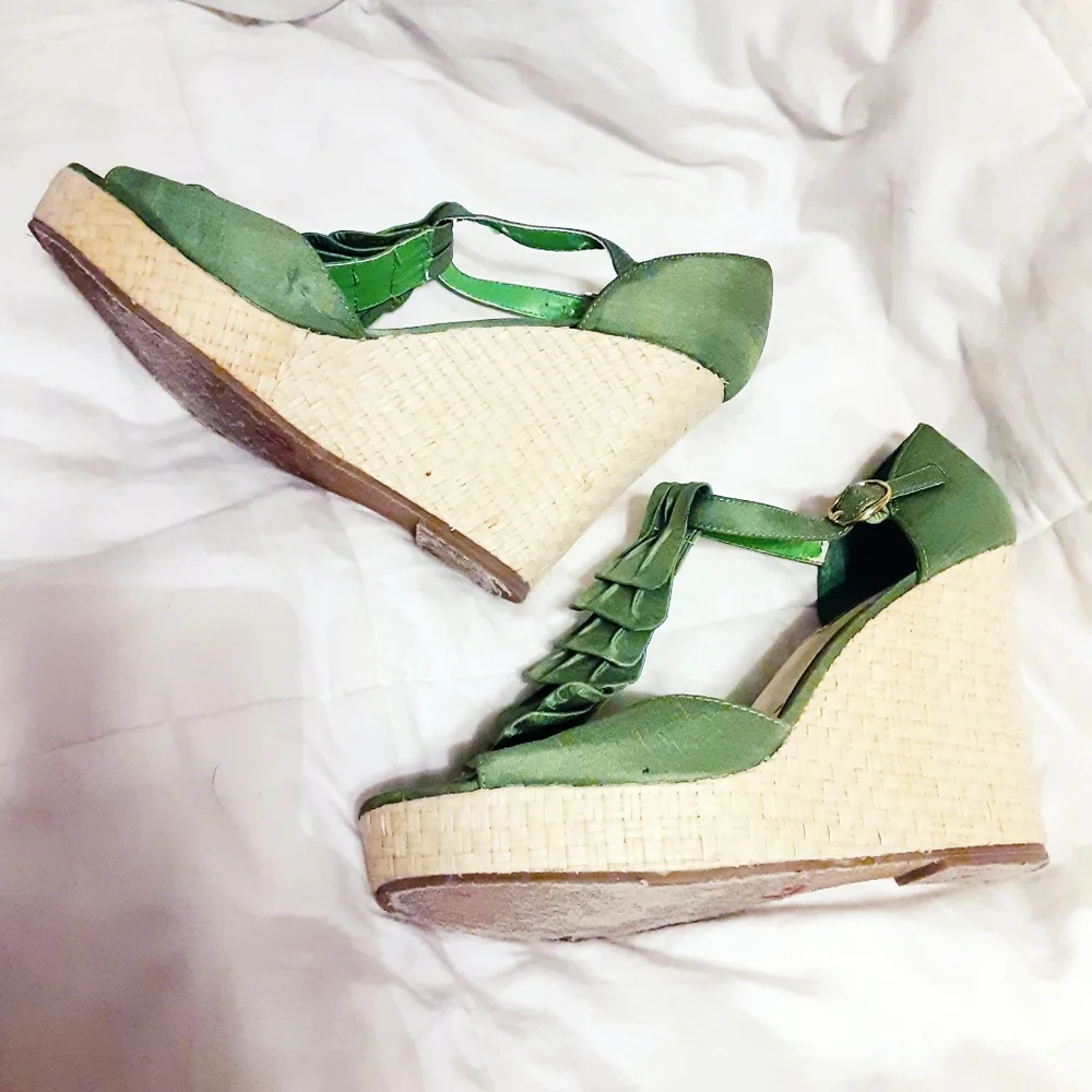 Steve Madden Ruffle Wedge Platforms - Picture 5 of 16